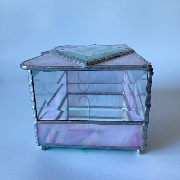 Vintage Slag Glass Jewelry Box: Metal Framed Bevelled Glass , Dry Flowers in Lid - Picture 4 of 10